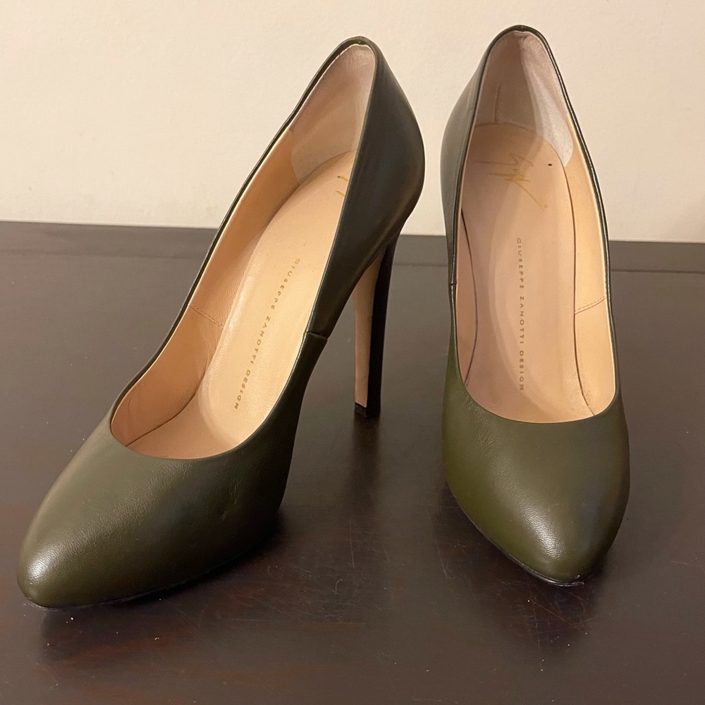Giuseppe Zanotti - Olive green pump